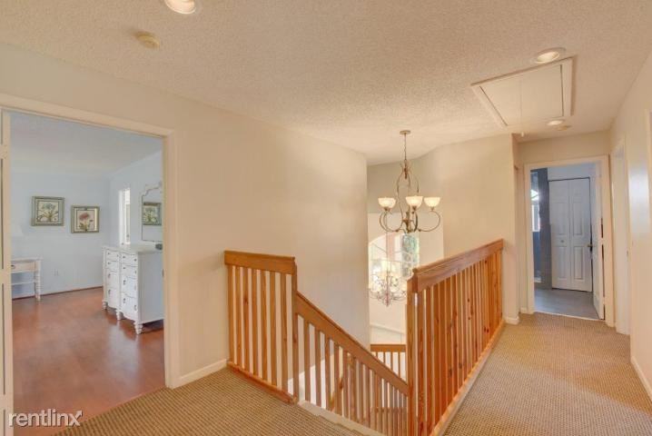 10652 Plainview Cir - Photo 3 of 27