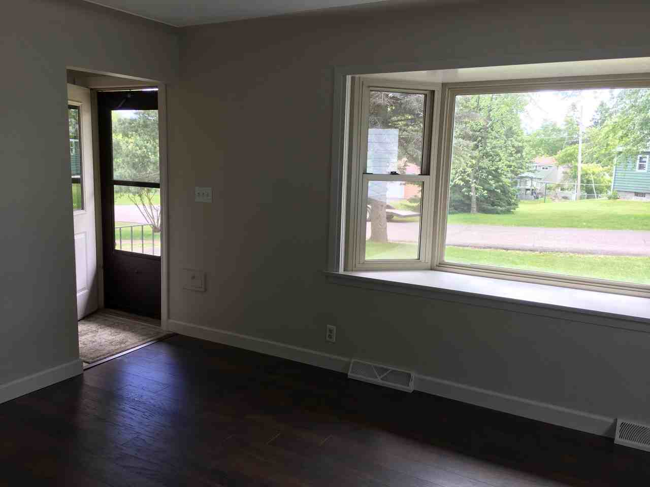 2237 Nanticoke St - Photo 2 of 21