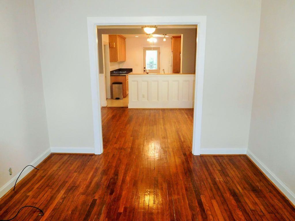 3425 Parkwood Ave - Photo 3 of 10