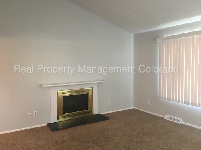 1160 Alter Way - Photo 2 of 20