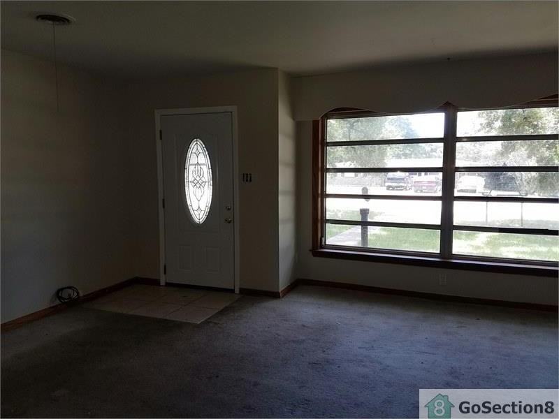 5604 Overlook Rd - Photo 2 of 7
