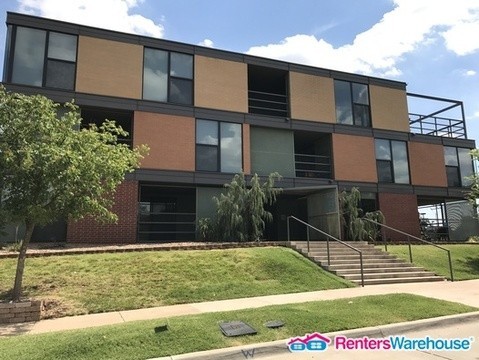 1214 NW 18th St #102