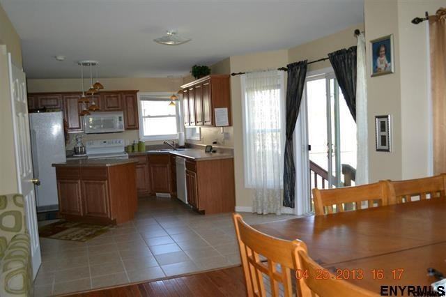 14 Bender Ln - Photo 3 of 8