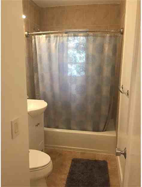 1105 NE 119th St - Photo 2 of 8