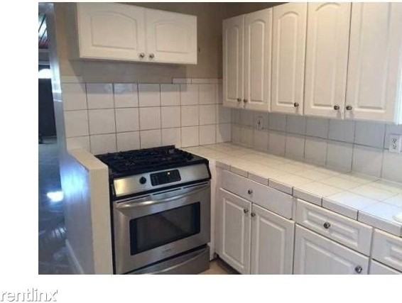 381 Hastings St - Photo 3 of 13