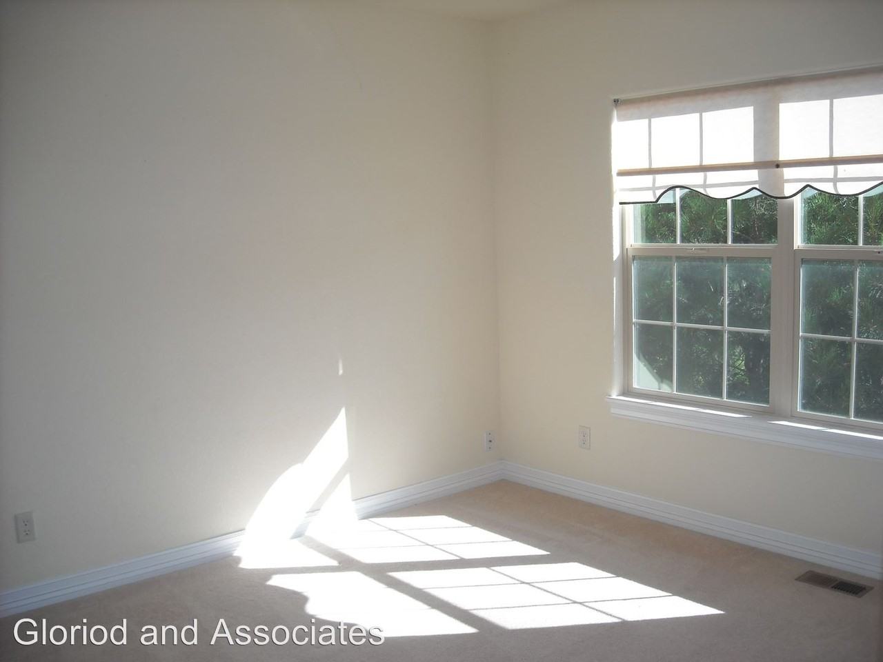 545 Paisley Dr - Photo 2 of 22