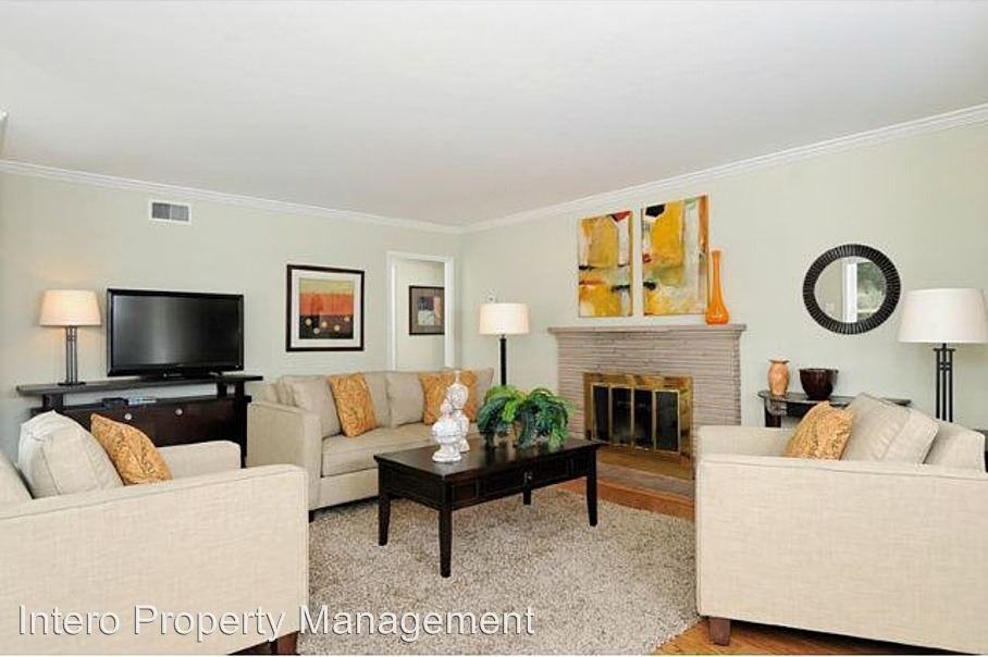 1304 Todd St - Photo 2 of 11