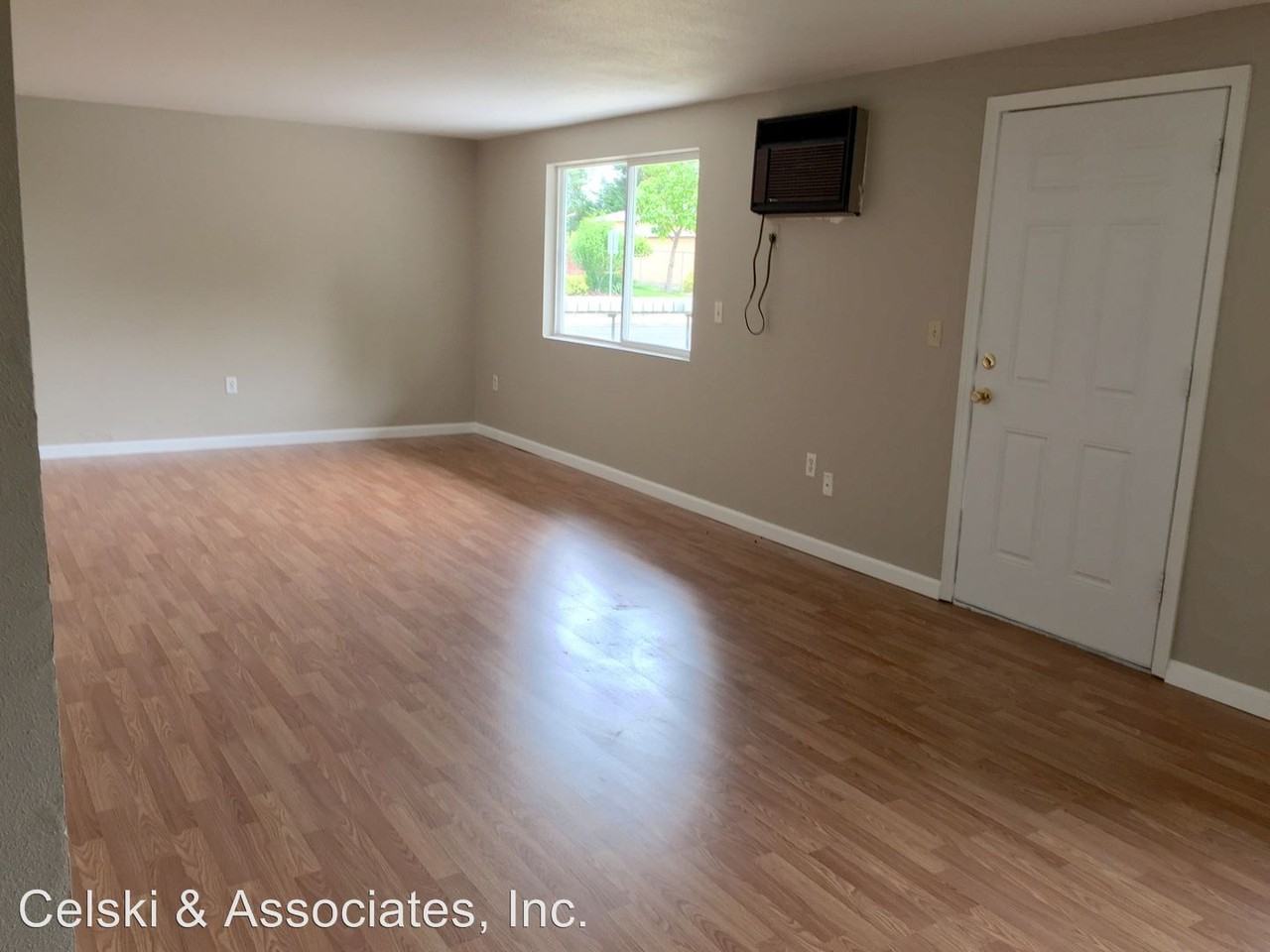 720 25th - Photo 3 of 22