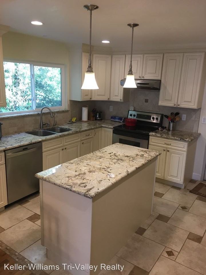 635 Concho Dr - Photo 3 of 14