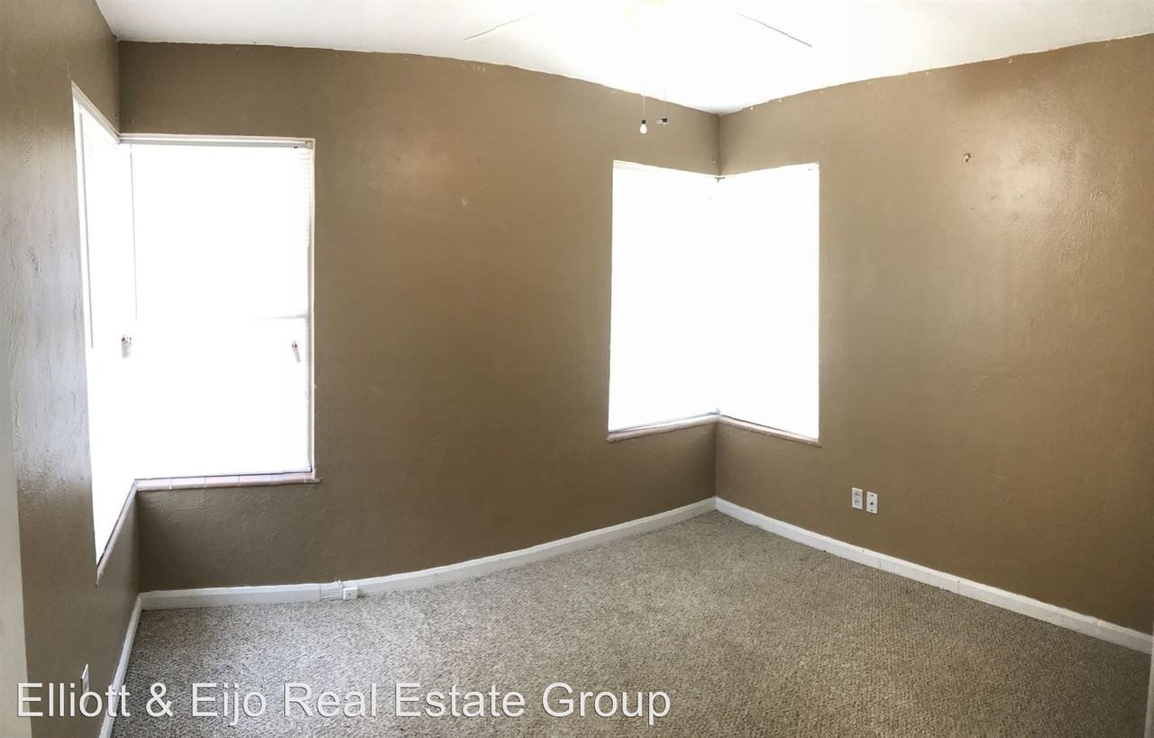 1619 Shore Acres Dr - Photo 3 of 12