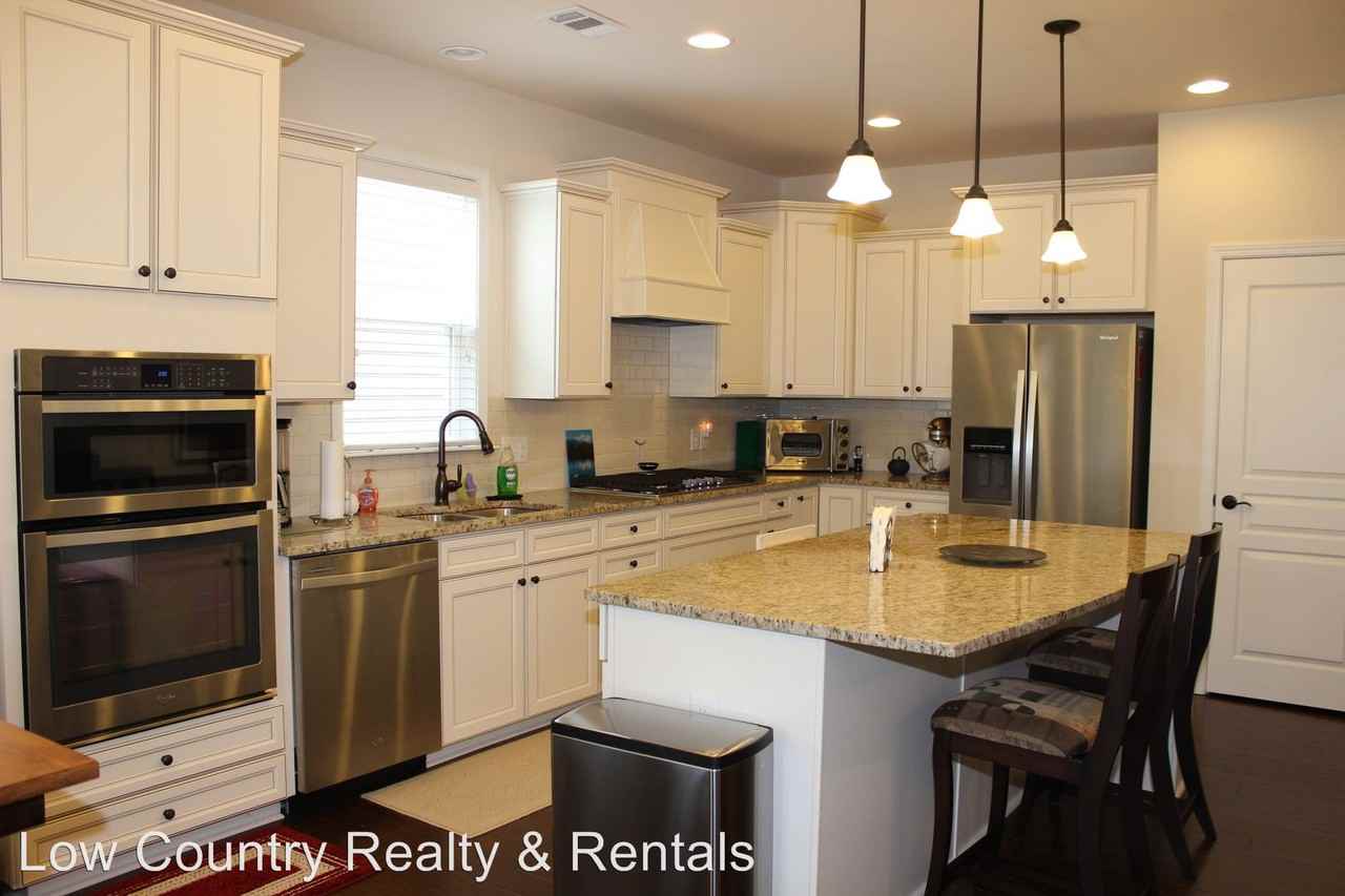 324 Lake Park Way - Photo 2 of 17