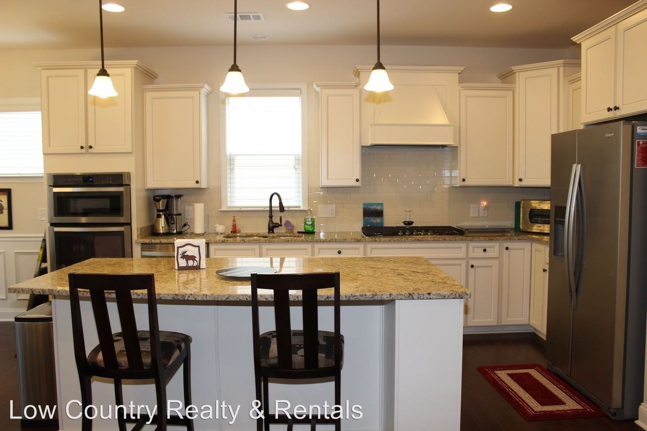 324 Lake Park Way - Photo 3 of 17