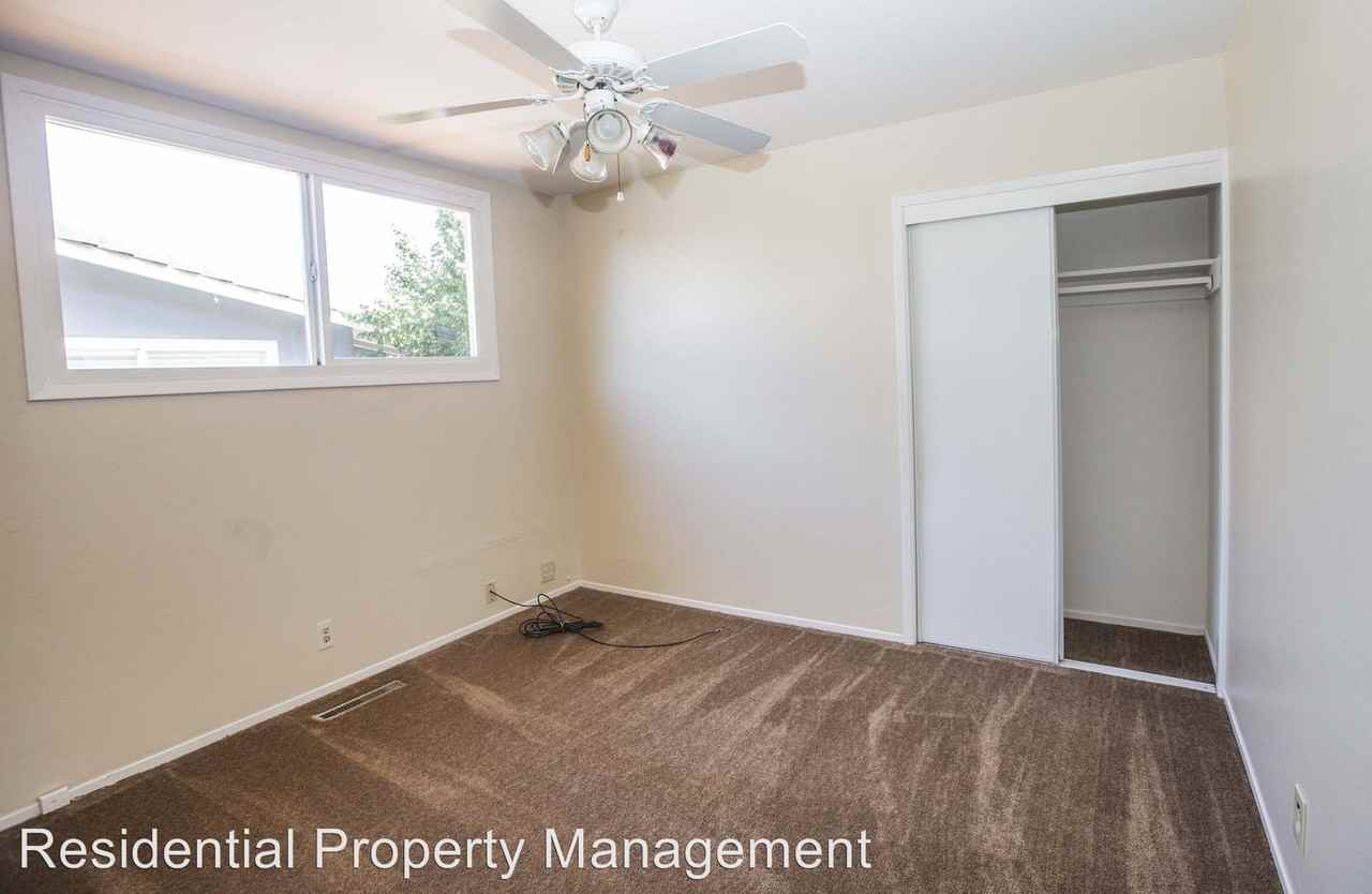 31576 Burnham Way - Photo 3 of 13