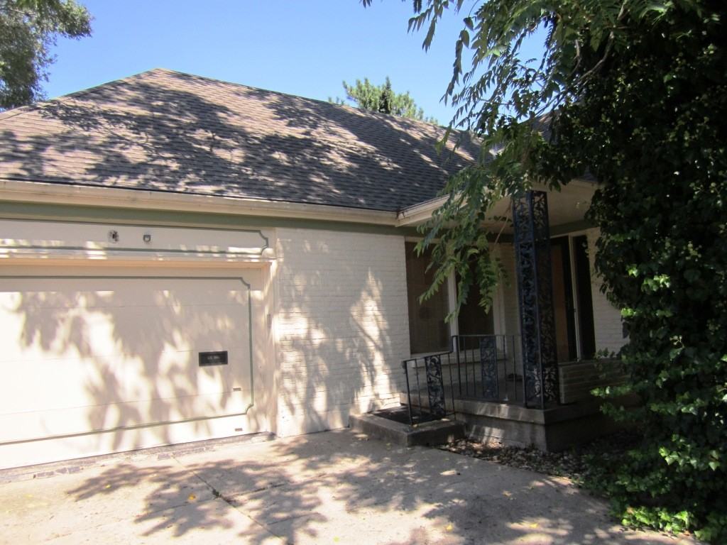 424 E 65th St - Photo 3 of 38