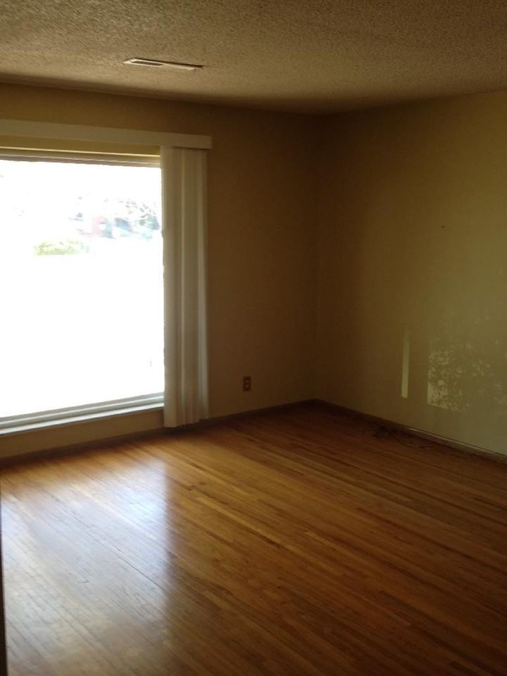 2708 19th St NW - Photo 2 of 15