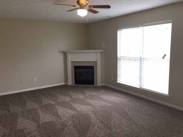 1738 Bennett Dr - Photo 2 of 10