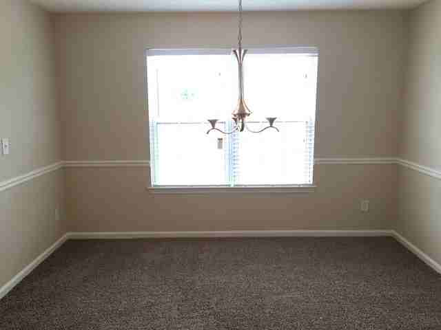 1738 Bennett Dr - Photo 3 of 10