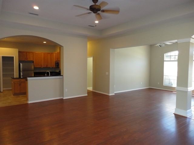 605 Crystal Clear Ln - Photo 2 of 17