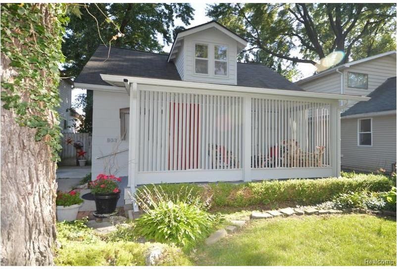 932 Humphrey Ave - Photo 3 of 9