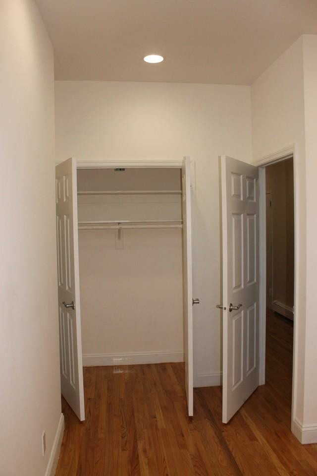 1727 Broadway - Photo 3 of 10