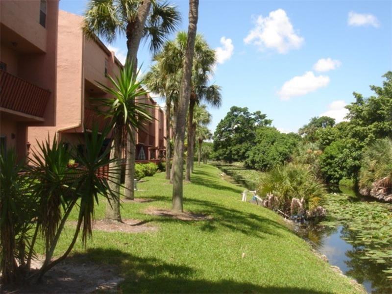 8909 NW 28th Dr - Photo 2 of 21