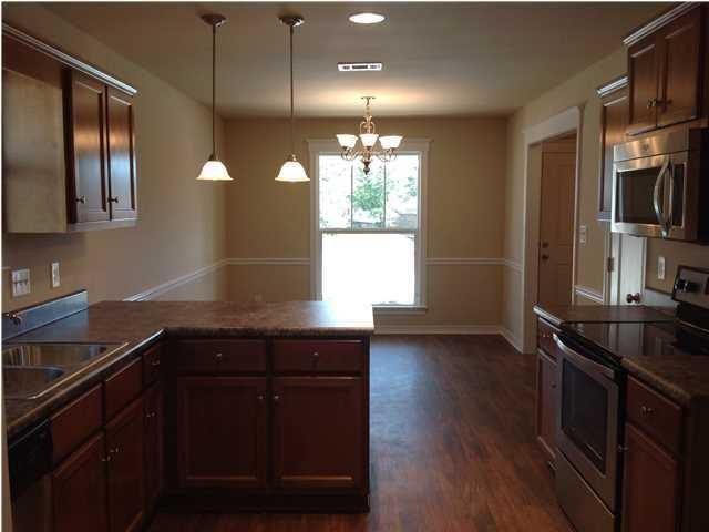 2831 Rebecca Dr W - Photo 3 of 8