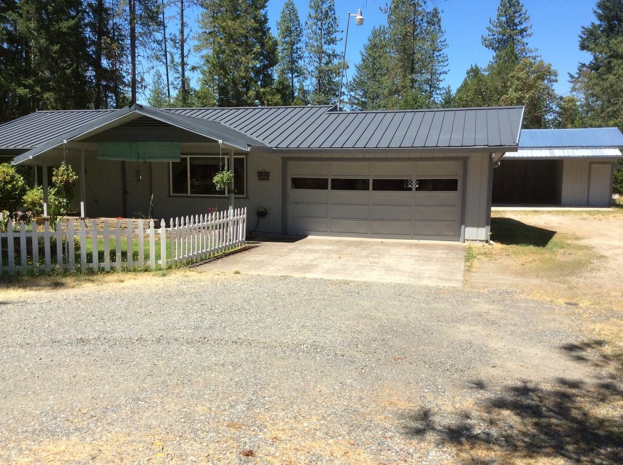 256 Detrick Dr - Photo 2 of 12