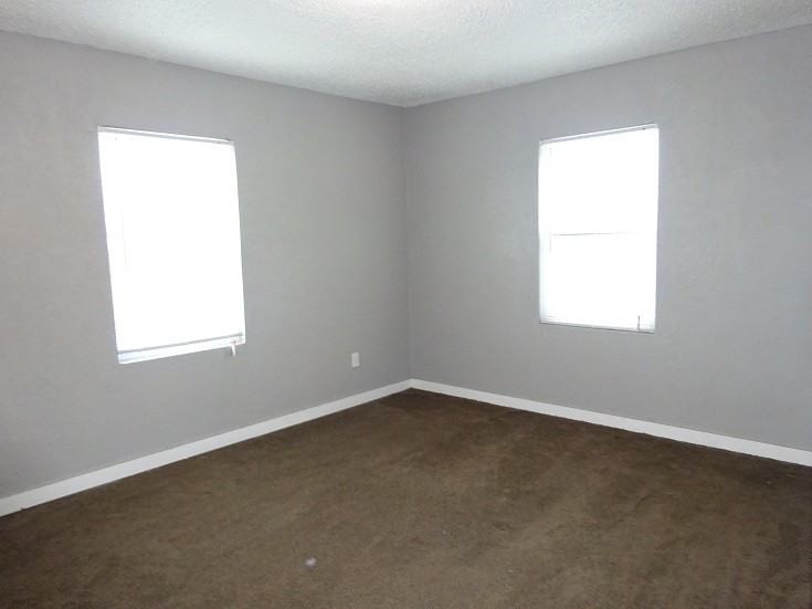 2217 Askew Ave - Photo 2 of 7