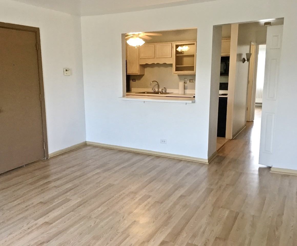 22508 Jackson Ct #1F - Photo 2 of 10