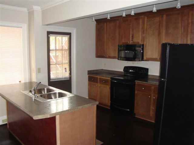 87 Sheridan Dr NE - Photo 3 of 10