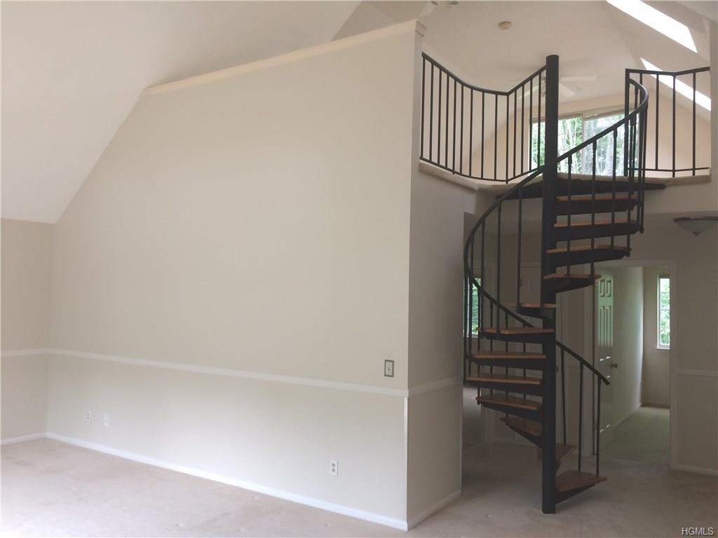 302 Driftway Ln - Photo 2 of 17