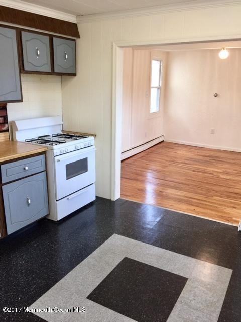 824 9th St - Photo 2 of 7