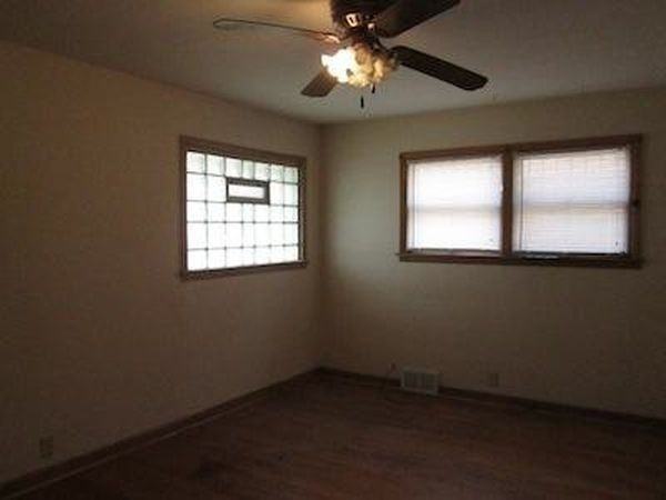 2716 N Sherman Blvd - Photo 3 of 5