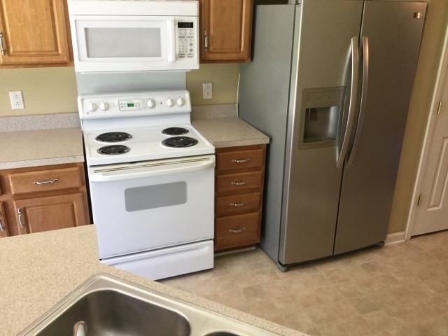 1000 Brianne Ct - Photo 3 of 12