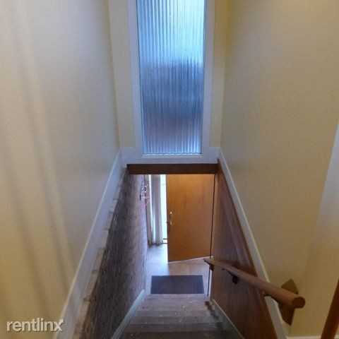 125 W Cedar St - Photo 2 of 9