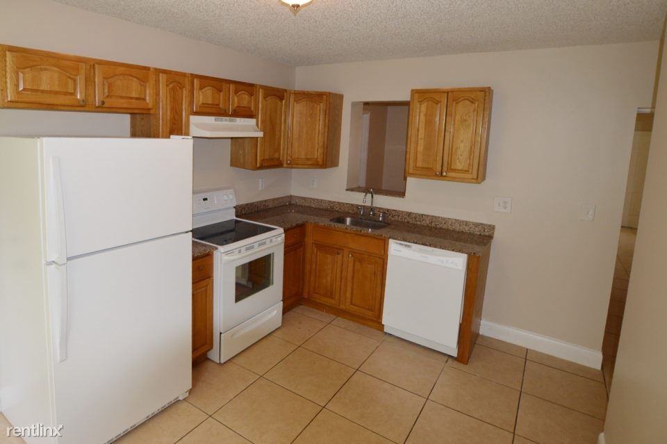 3370 NW 18th St - Photo 2 of 6