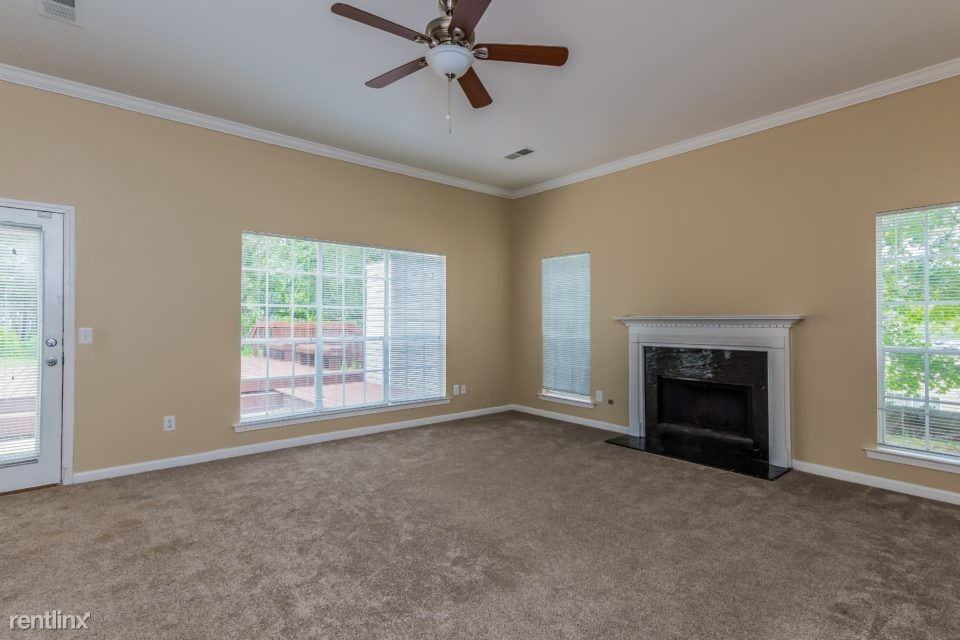 1471 Oakdale Rd - Photo 3 of 20
