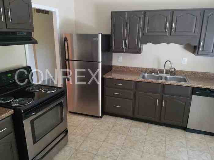 7040 Bluecrest Dr - Photo 2 of 4