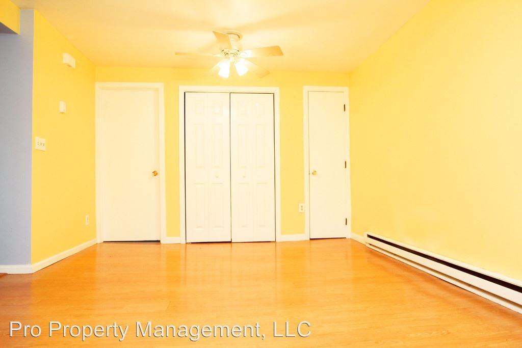 535 Washington Ave #1A - Photo 3 of 13