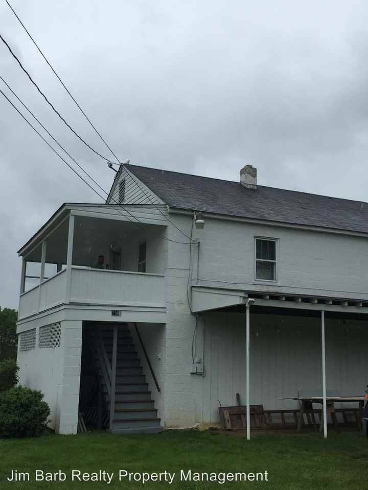 738 E Main St - Photo 2 of 7