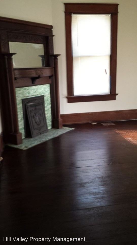 233 S 9th St - Photo 2 of 5