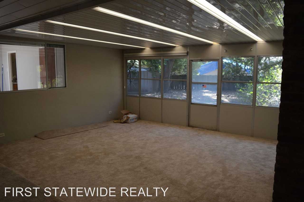 1586 Holt Ave - Photo 3 of 20