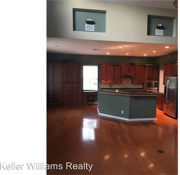 10117 Deercliff Dr - Photo 2 of 16