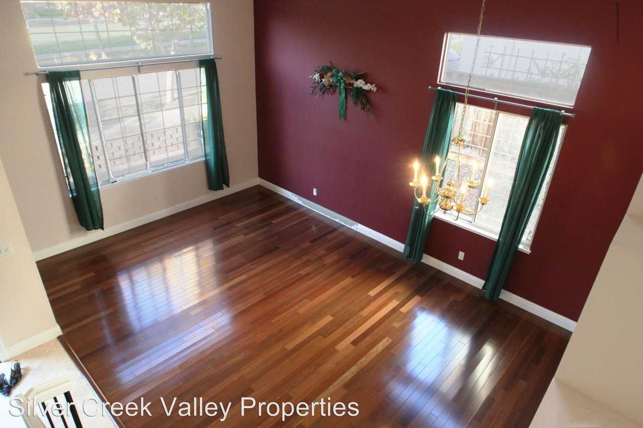 3250 Capriana Cir - Photo 2 of 11