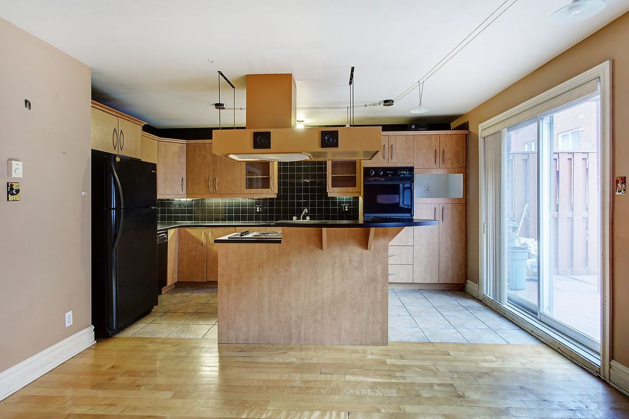 805 Rue Saint-André - Photo 2 of 31