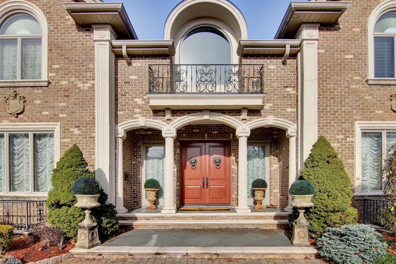 26 Carol Dr - Photo 2 of 49