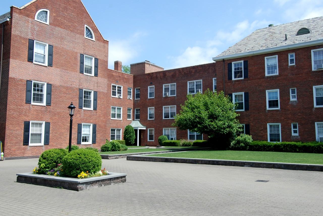 1815 Palmer Ave #2U - Photo 3 of 16