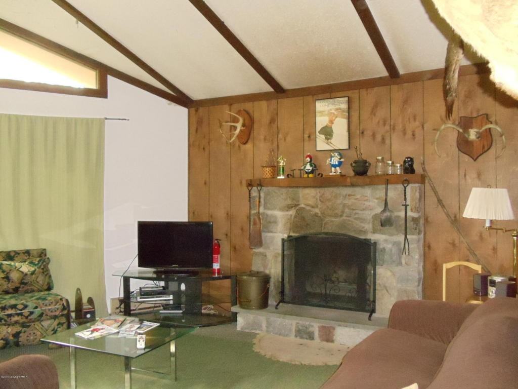 92 Skye Dr - Photo 2 of 13