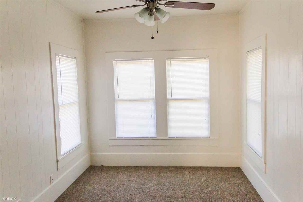 1201 Bolivar St - Photo 3 of 7