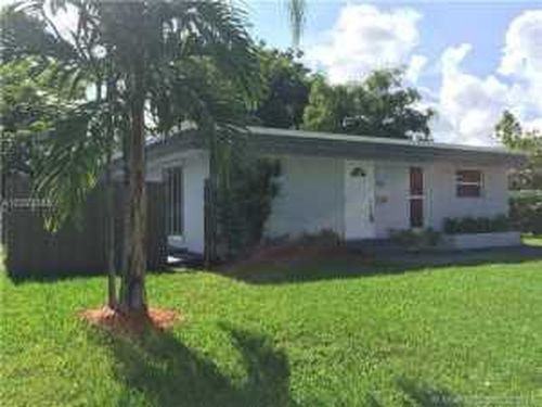 7912 NW 73rd Terrace - Photo 2 of 8